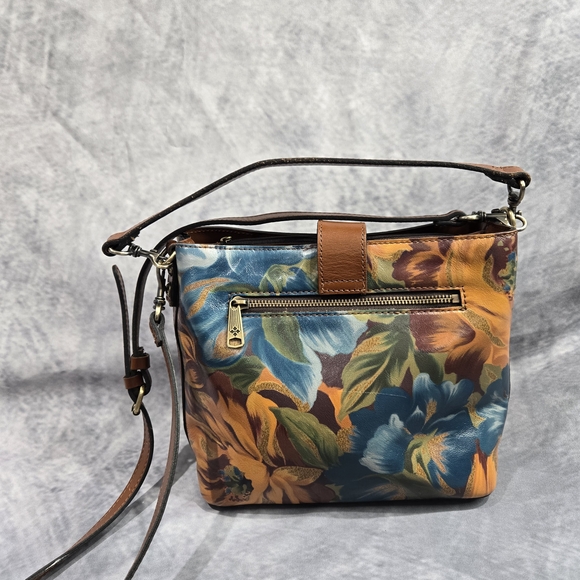 Patricia Nash Irving Leather Bucket Bag - Picture 4 of 8